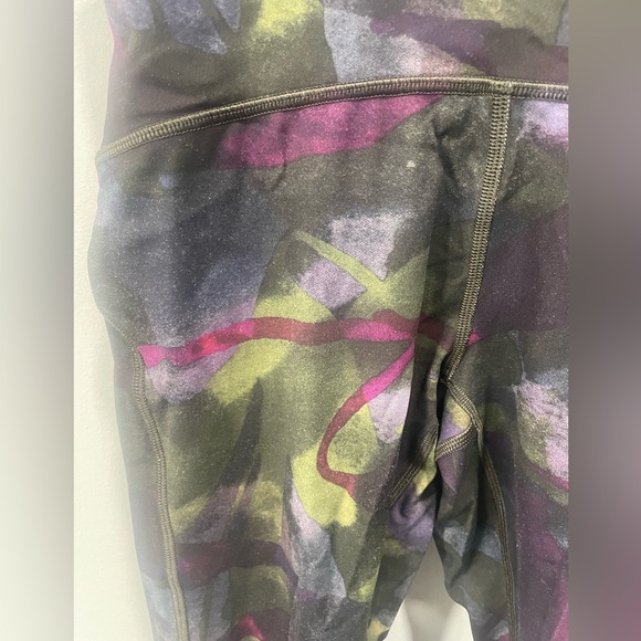 Lululemon tights size 6 - Picture 2 of 6